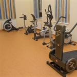 Léčebna ve Vršovicích otevřela novou místnost pro terapie, klienti tu budou cvičit i chodit na školení